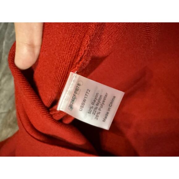 NWT Universal Standard Size 4XL (38-40) Red Crew High Neck Sweater Tank Shirt - Picture 6 of 9